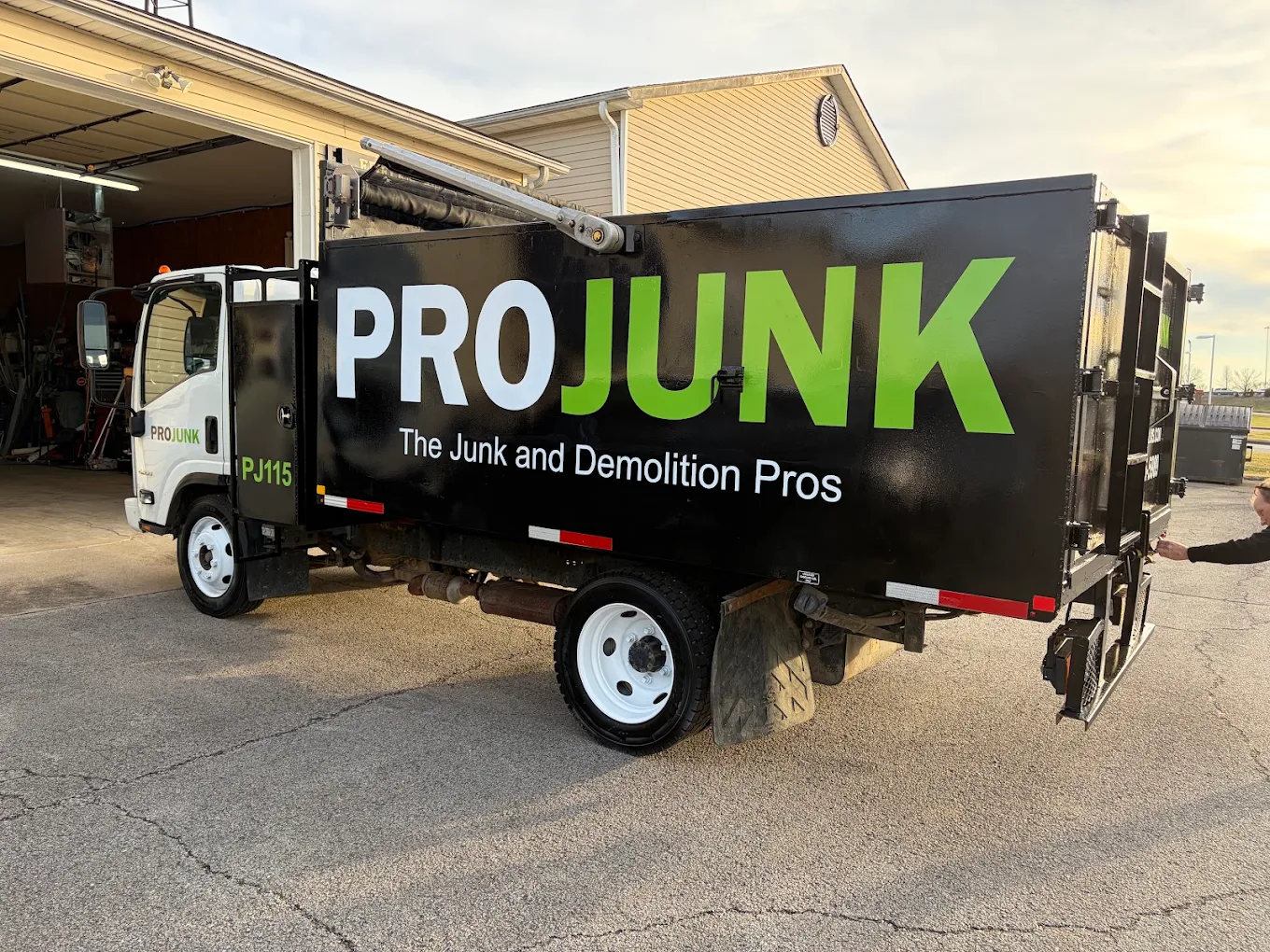 Pro Junk truck garage load